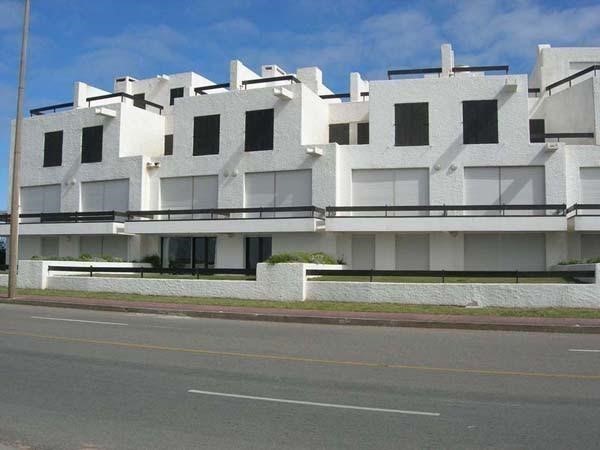Departamento en alquiler y venta con la ubicación más austral de Punta del Este.
